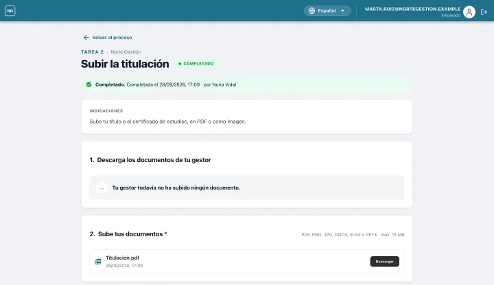 La tarea Subir la titulación vista por Marta, con los colores de Norte Gestión: completada por Nuria Vidal y con el documento Titulacion.pdf subido.